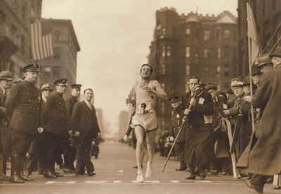 Early Race.jpg (46647 bytes)